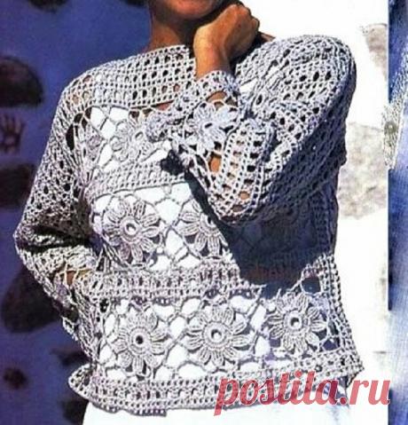Лёгкий джемпер с кружевными цветами, связанный крючком.