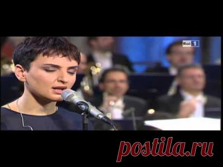 Arisa in Halleluja di Leonard Cohen. Live con Orchestra - YouTube