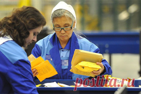 Работающим пенсионерам срежут пенсии // KP.RU