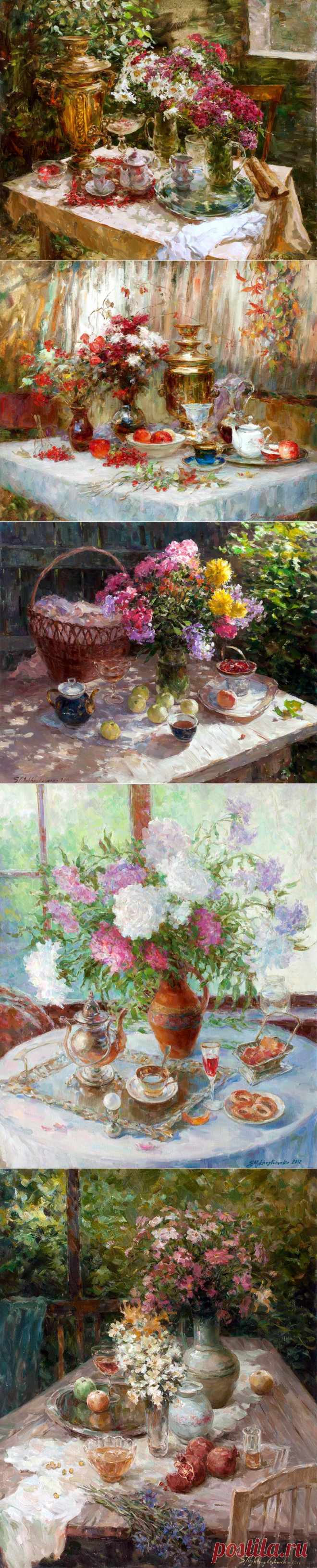 ЦВЕТОЧНЫЕ НАТЮРМОРТЫ СЕРГЕЯ МИХАЙЛИЧЕНКО. В одном из интервью Сергей Викторович сказал, что основным источником вдохновения считает старый дом, в котором он живет. А ещё сад за окнами, и река за садом.
Очень любит рисовать фрукты, особенно гранат и виноград. Они возвращают его в далекое детство. Из того же детства и чайники, и белые чашечки. 
Это галерея цветочная. Не строгие и аккуратные натюрморты, а букеты цветов в сельском интерьере: стол в саду, уютный дворик, букет н...