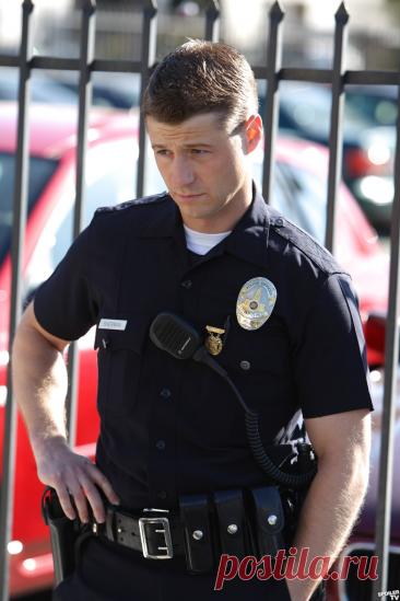 Бен МакКензи