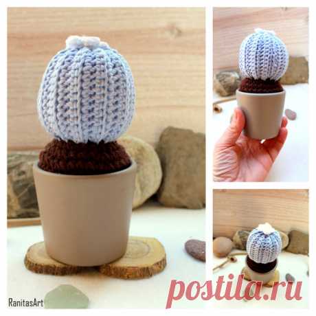 Cacti light blue ( Succulent garden) Beautiful Cactus to dekorate your home or office. Handmade crochet. Approx. 14,5 cm x 7,5 cm. Cotton/poliester. Crochet. Handmade.