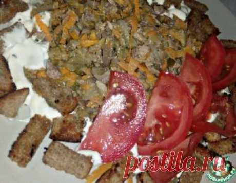 Салат с куриной печенью и гренками – кулинарный рецепт