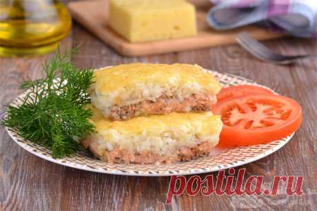 Рыбная запеканка с рисом, сыром и майонезом.

Интересный и простой рецепт вкуснейшей запеканки из горбуши, репчатого лука, вареного длиннозерного риса, майонеза и твердого сыра. Готовим блюдо в духовке.