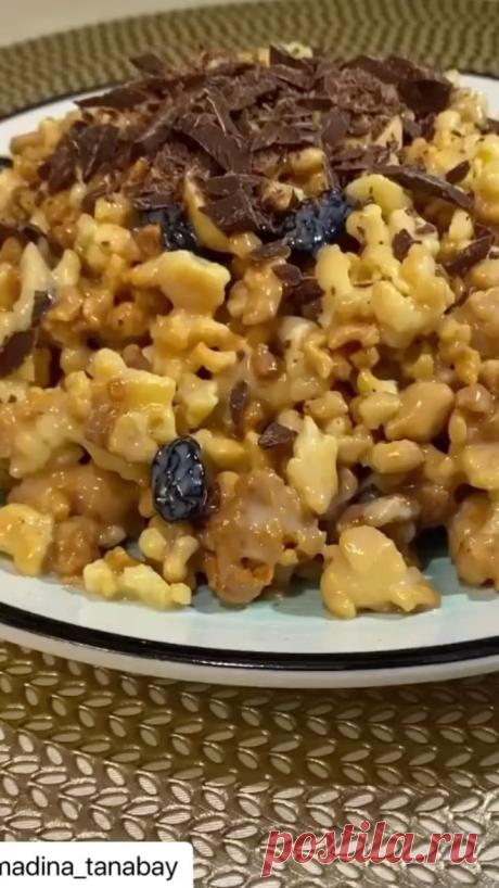 Видео в Instagram Я Мадина 👩‍🍳Фудблогер: "По многочисленным просьбам, закидываю рецепт снова! Муравейник 🐜 Один из моих любимых десертов. Готовиться очень легко и быстро. Я всегда…"