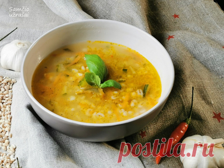 Vien dėl šios sriubos pradėsite pirkti daugiau perlinių kruopų! ;) Aštri perlinių kruopų sriuba su agurkais - patiekalas, kurį nesunkiai pasigaminsite pagal šį receptą. Daug gerų, išbandytų receptų, kuriuos privalai išmėginti!