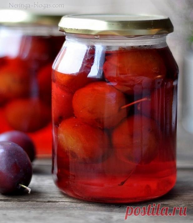 Marinuotos slyvos - puikios prie keptos vištienos ar antienos! Marinuotos slyvos - puikios prie keptos vištienos ar antienos! - patiekalas, kurį nesunkiai pasigaminsite pagal šį receptą. Daug gerų, išbandytų receptų, kuriuos privalai išmėginti!