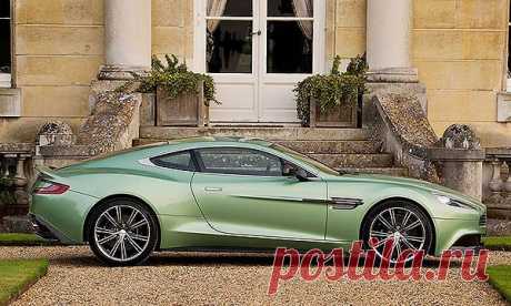 Aston Martin Vanquish 2013