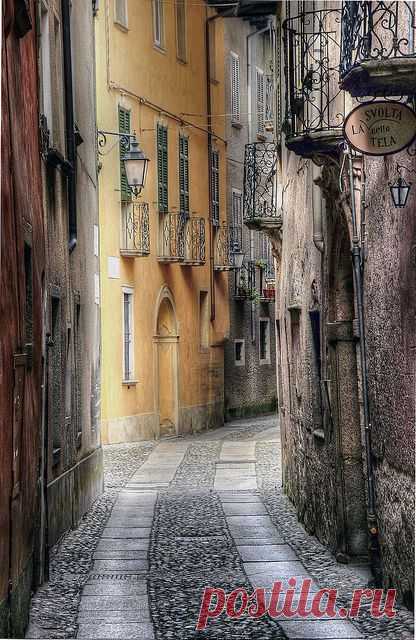 Cloud Nodes Photo - Island of San Giulio. Italy, province of Novarra region of Piemonte , Italy. 346778850485828