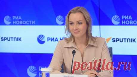 Львова-Белова поздравила россиян с Новым годом и Рождеством