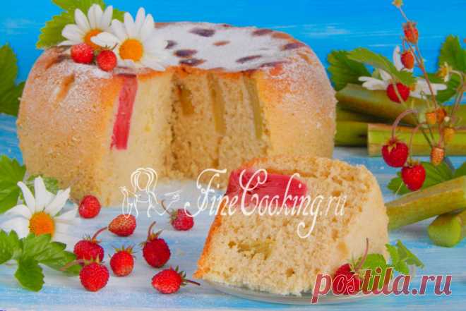 Шарлотка с ревенем Сегодня у нас ароматная, нежная и очень вкусная домашняя выпечка на основе сладкого воздушного бисквитного теста, которое чудесно оттеняется кислинкой необычной начинки.