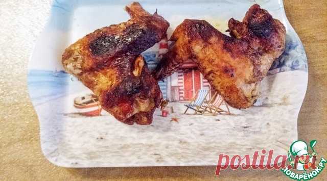 Карибская курица в соусе из тамаринда. Автор рецепта - карибский повар Риац Филлипс, который утверждает, что, вопреки представлениям многих, барбекю - не часть карибской культуры, а часть американской культуры древних индейцев. Barbecoa - это термин используемый Таинами ( индейскими поселенцами южной части Америки и Багамских островов) для обработки мяса с использованием дерева и деревянных структур.