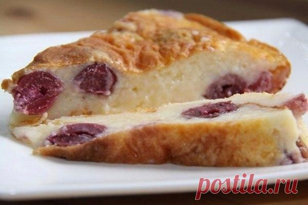 Низкокалорийное творожно-вишневое чудо

Ингредиенты:
Вишня 550 гр., 
Творог 0% 500 гр., 
Яйцо 100 гр., 

Приготовление:
Вишню помыть и удалить хвостики и косточки. Разогреть духовку до 180°С градусов. В блендере перемешать до однородной массы творог и яйца. Заливать половину творожной массы на противень, затем положить слой вишни и полить оставшейся творожной массой. Отправить в разогретую до 180°С градусов духовку и запекать около 50 минут.

Приятного аппетита