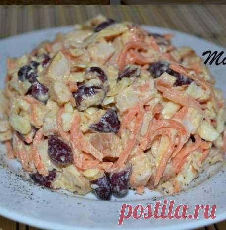 Салат с консервированной фасолью и корейской морковью

Простой и очень вкусный салат с консервированной фасолью и корейской морковкой можно подать и в будни и в праздники. Отличный салатик! 

Необходимо:
1 банка консервированной фасоли в с/с
400 гр курицы (отварной или копченой)
150-200 гр. моркови по-корейски
100 гр. сыра
чеснок и зелень по желанию
майонез
(в оригинальном рецепты были еще чипсы, но мне они показались здесь
лишними)

С фасоли слить сок (я еще и промыла). К...