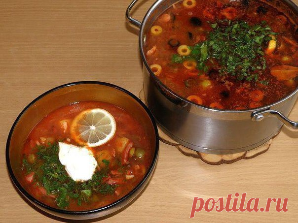 Моя любимая солянка — самый правильный рецепт! 

Вкуснее супчика я не пробовала!

Ингредиенты (на 3 л): 
3-4 соленых огурца 
 Жми 