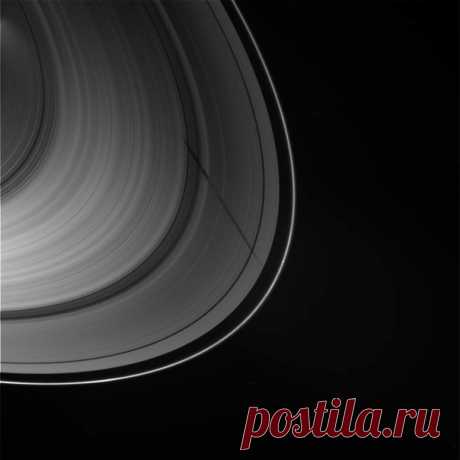 Тень одной из лун на кольцах Сатурна / Astro Analytics