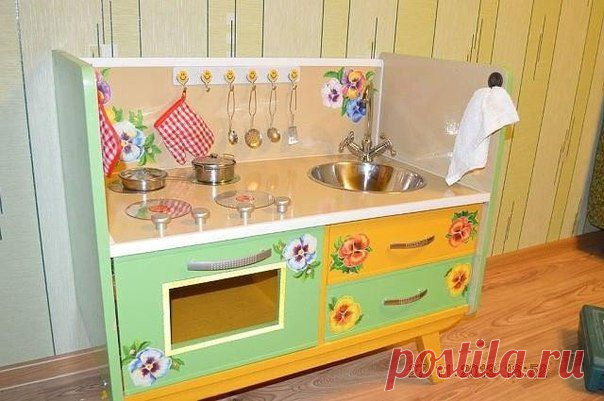 Забрали у бабушки старый комод-1956 год выпуска. Посмотрите что сделал папа для дочки. | Мамам, женщинам, бабушкам и очень любознательным.