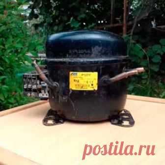 Самоделка из компрессора от старого холодильника: фото пошагового изготовления с описанием Эта самоделка сделана из обычного компрессора от старого холодильника, вещь довольно нужная, а изготовить её проще простого. Если у Вас завалялся такой компрессор от старого холодильника, сделайте это приспособление. Далее представлены фото пошагового изготовления самоделки.