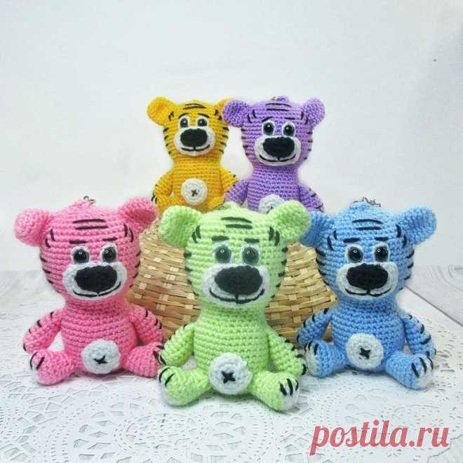 Вязаный тигренок брелок крючком | Hi Amigurumi