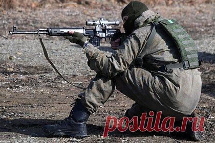 Под Угледаром российские морпехи взяли в плен группу бойцов ВСУ. В районе Угледара бойцы 40-й бригады морской пехоты Тихоокеанского флота взяли в плен группу украинских солдат. В опубликованном видео командир роты Руслан Курбанов рассказал, что бойцов взяли в ходе штурма украинских позиций благодаря танковому прорыву. Курбанов заявил, что с пленными будут обращаться достойно.