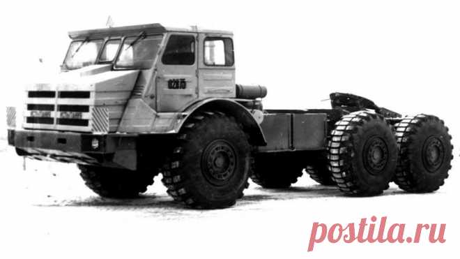 Уникальные военные автомобили из Белоруссии (20 фото) | Чёрт побери Подавляющую долю мощного потока военных автомобилей, над которыми по заданиям Министерства обороны СССР трудились сотни секретных КБ и заводов, представляли собой экспериментальные поисковые конструкции, созданные в единичных образцах или макетах для оценки результатов теоретических выкладок или проверки смелых идей, но по разным причинам не оправдавшие надежд своих создателей и удалившиеся в небытие. Одно...