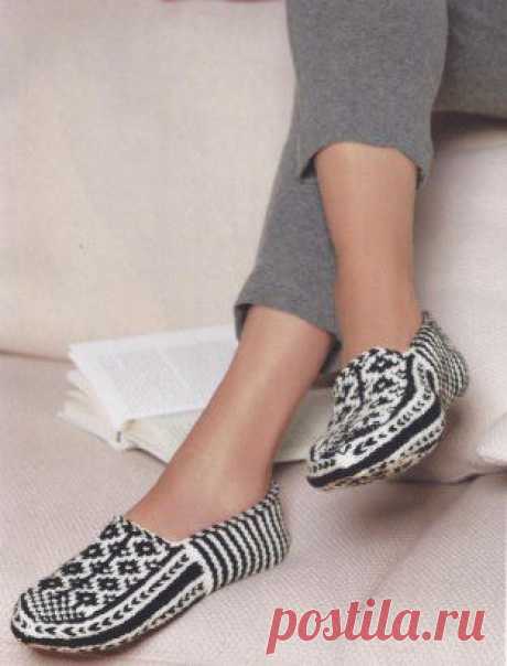 Вязаные тапочки с жаккардовым узором
https://labhousehold.com/knitted-slippers-with-jacquard-pattern.html