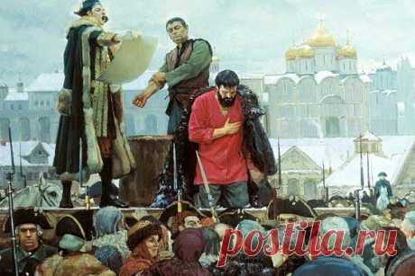 Казнь Емельяна Пугачева прошла в Москве на Болотной площади в 1775 году. Это кровавое действо собрало огромное число зевак. Среди простого люда было много дворян, против которых восставали бунтовщики. На глазах толпы Пугачева должны были четвертовать.
