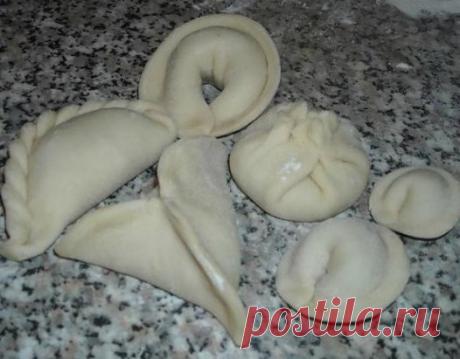 ХОЗЯЙКЕ НА ЗАМЕТКУ!
Cупер-тесто на пельмени и вареники. ВСЕГДА чистая кухня. Запомните изюминку рецепта. Тесто получается замечательное! Называется "Чистые руки", так и получается-мука для лепки почти не нужна. Я в него влюбилась и делаю вареники и пельмени только из него! Моей семье очень нравится!
Ингредиенты:
✔ газировка 1 ст. (минеральная вода газированная)
✔ яйцо 1 шт
✔ соль 0, 5 ч.л.
✔ сах