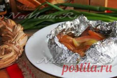 Курица, запеченная с яблоками в мультиварке