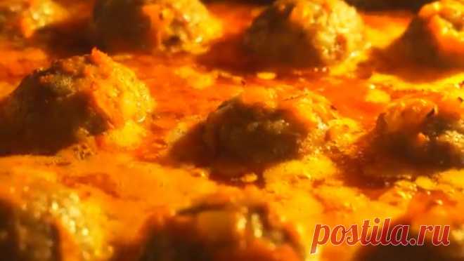 Мега аппетитные мясные тефтели с подливой Представляем вашему вниманию рецепт очень аппетитного блюда, которое придётся по душе каждому. 
Такие потрясающие тефтели приготовить проще простого, поэтому справится любая хозяйка. Этим вкуснейшим б…