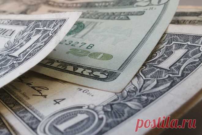 Россиянам объяснили, за какие вклады они останутся должны банку В обоих случаях речь идет о валютных продуктах.