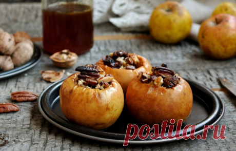 Запеченные яблоки с орехами