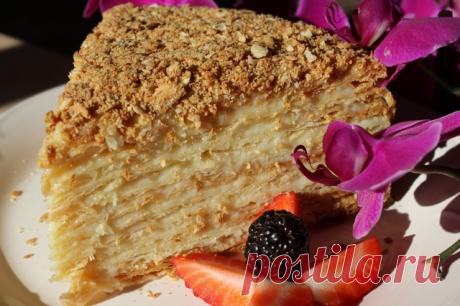 Торт Наполеон с коньяком. Мы предлагаем необычный вариант привычного лакомства. 
Ингредиенты:
Коржи:

250 грамм сливочного масла
3 стакана муки
щепотка соли
2/3 стакана холодной воды
1 столовая ложка уксуса
Крем:

1200 мл молока
5 яичных желтков
1 ч.л. ванильного сахара
400 грамм…