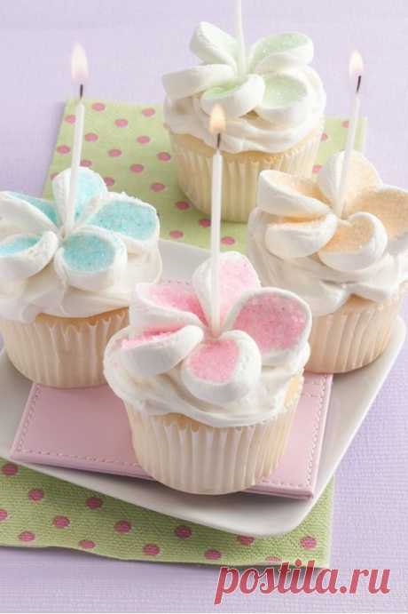 Happy Birthday Marshmallow Cupcakes