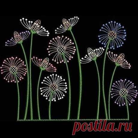 ​Нежная вышивка на темном фоне