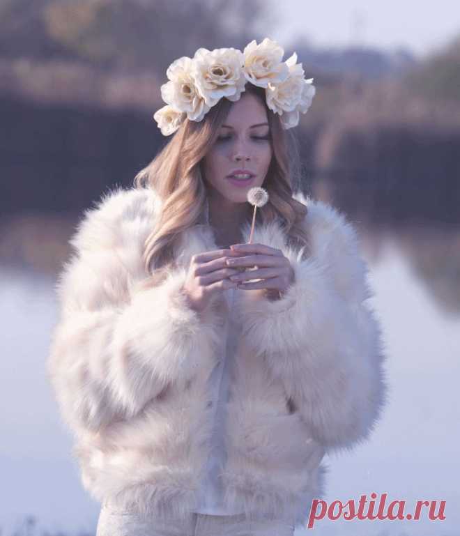 Lucy Paris Lacy Blouse, J. Welly Jeans Brocade Patterned, Angela Paris Faux Fur Coat - DANDELION - Dora D. | LOOKBOOK