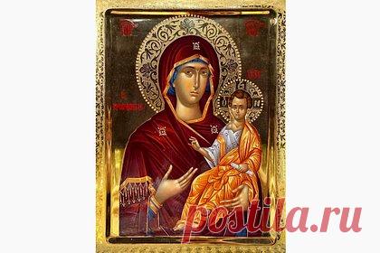 Старец Харитон с Афона написал икону для Бурятии. Старец Харитон, живущий отшельником в ските на горе Афон в Греции, написал икону для бурятского собора. Об этом сообщает «МК» со ссылкой на пресс-службу Улан-Удэнской и Бурятской епархии РПЦ. Схимонах в этом году написал икону Божией Матери «Продромитисса», которая будет передана в Одигитриевский собор в Улан-Удэ.