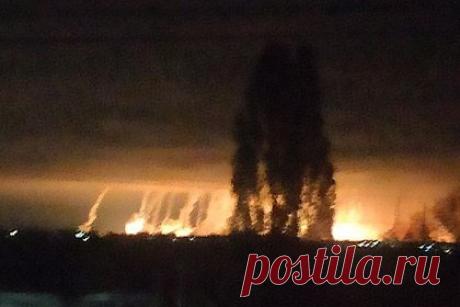 Стали известны подробности удара по Павлограду. Вооруженные силы России нанесли удар по транспортному узлу в Павлограде Днепропетровской области, где находились военные объекты, сообщает «РВ». «По одной версии — поражен оборонный объект ракетостроения, по другой — промзона снова использовалась Киевом для хранения вооружения», — говорится в публикации.