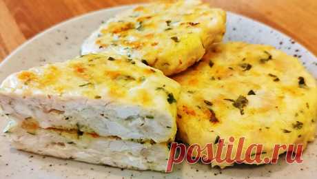 Оладьи из куриной грудки. Простое блюдо в духовке: с сыром и зеленью Куриная грудка — это нежирное диетическое мясо, которое содержит большое количество белка. Белок является основным строительным материалом для клеток организма и необходим для поддержания мышечной массы, здоровья кожи, волос и ногтей. Кроме того, куриная грудка содержит витамины группы В, которые участвуют в обмене веществ и работе нервной системы, а также витамины А и РР, необходимые […]