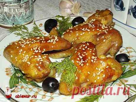 Простое и необычайно вкусное блюдо - куриные крылышки в духовке, запеченные в медовом соусе