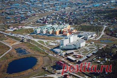 В российском городе исчез памятник ссыльным полякам. В Якутске исчез памятник, возведенный в 2002 году в знак благодарности ссыльным полякам. Каменный ансамбль исчезал постепенно. Сначала вокруг него появился забор, а летом пропали таблички. При этом различные ведомства заявили, что не знают, куда делись элементы памятника.