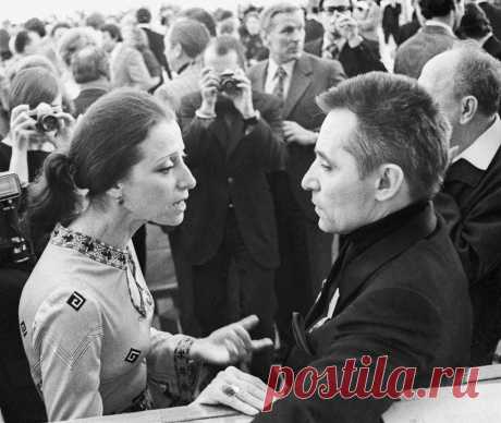 Балерина Майя Плисецкая и главный балетмейстер Большого театра Юрий Григорович, 1986 год.  © Фотохроника ТАСС/Александр Коньков | ТАСС: Культура - Майя Плисецкая: второй раз родиться не выйдет, как ни старайся