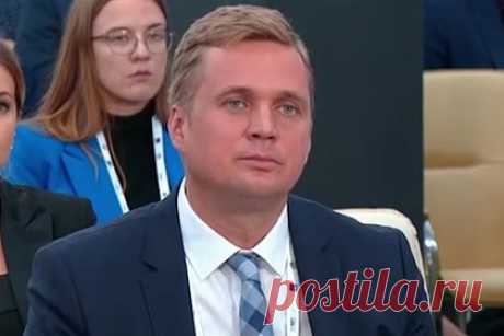 Российского мэра отправили в СИЗО за взятку беговой дорожкой. Центральный райсуд Челябинска арестовал мэра Троицка Александра Виноградова, обвиняемого в получении взятки. Виноградов пробудет под стражей два месяца, до 13 февраля. Мэр вину не признал и заявил, что его задержание связано с оправдательным приговором по предыдущему делу. Виноградова судили за превышение полномочий.