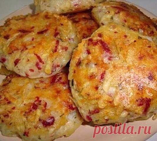 МУЖ ЗАЦЕЛУЕТ ВАС ЗА ЭТУ ВКУСНЯТИНУ !!! 

Драники с ветчиной, сыром и зеленью

Ингредиенты:
Показать полностью…