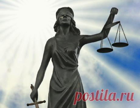 Казахстанские судьи закажут у дизайнеров новую модель мантии, которая «не напоминала бы халат».