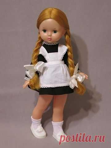 (11) Facebook