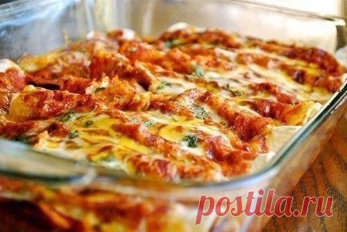 Ленивая лазанья Ленивая лазанья Ингредиенты: -фарш - 500 гр. -2 луковицы -500 гр. грибов -лаваш (тонкий) -молоко - 1 ст. -1 ст.л. муки -сыр Приготовление: Грибы обжариваем с луком, мясной фарш солим перчим (не сильно…