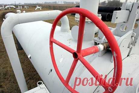 На Украине сообщили о повреждении нефтепровода. В Полтавской области Украины получил повреждения магистральный нефтепровод. Об этом в Telegram сообщило Министерство энергетики страны. Известно, что в результате обстрела на нефтепроводе обнаружены два повреждения. При этом разлива нефти не произошло, уточнили в Минэнерго.
