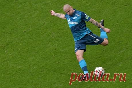 Стало известно о проблемах с контрактом украинского футболиста «Зенита». Агент Максим Дудченко, представляющий интересы защитника петербургского «Зенита» Ярослава Ракицкого, рассказал, что футболист получил предложение от «Зенита» о новом контракте, однако оно не устроило его клиента. Если проблемы не удастся решить, Ракицкий уйдет в другую команду.