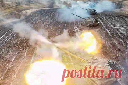 В сети появилось видео уничтожения техники НАТО в Запорожской области. Появилось видео с уничтожением боевых машин пехоты (БМП) M2 Bradley и М113 Вооруженных сил Украины (ВСУ). Как сообщается, украинские военные пытались прорваться на западных БМП, а также танках Т-72. Однако расчеты российских противотанковых комплексов и артиллерия предотвратили попытку прорыва ВСУ.